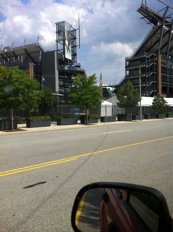 Claw inside The Linc #U2360PHL 
