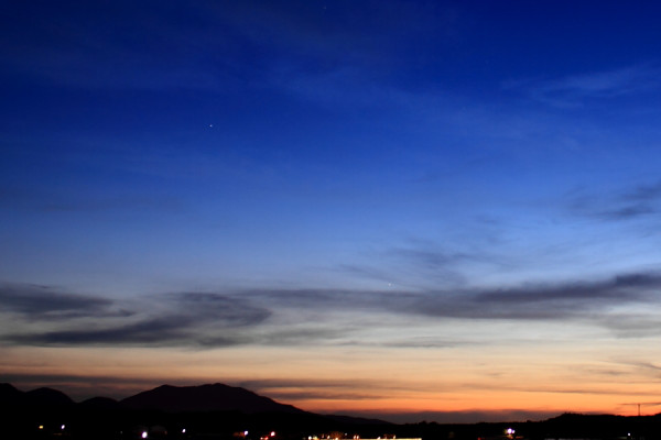 水星撮ってみた。夕焼けの中にある星です。全く見えなかったんですが…写ってた♪ #mysky