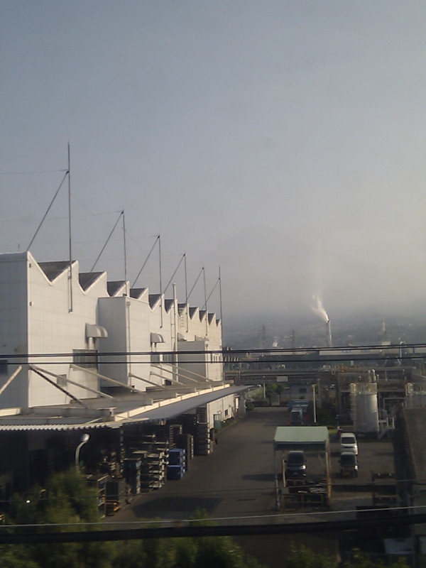  富士山はかすかにしか見えず･･･残念。