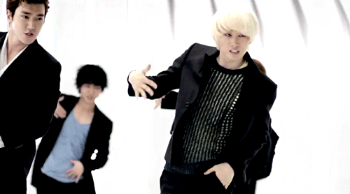 @SapphireBlueInd @AllRiseSilver Oppa, Indonesian Elf gave this dance named "KEPRET DANCE" u like it??^^