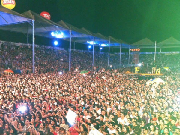 Mais um recorde quebrado gracas aos meus fas de Votuporanga SP e regiao! Foi lindo demais galera!