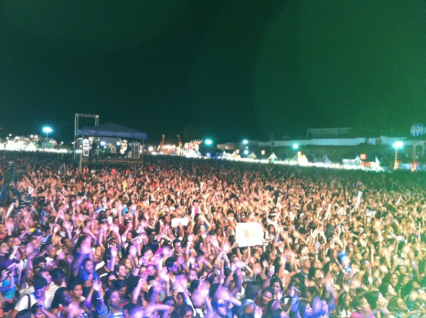 Recorde de publico em Tres Rios RJ ontem..mais de 85 mil pessoas! Obrigado por td seus mió do mundo!