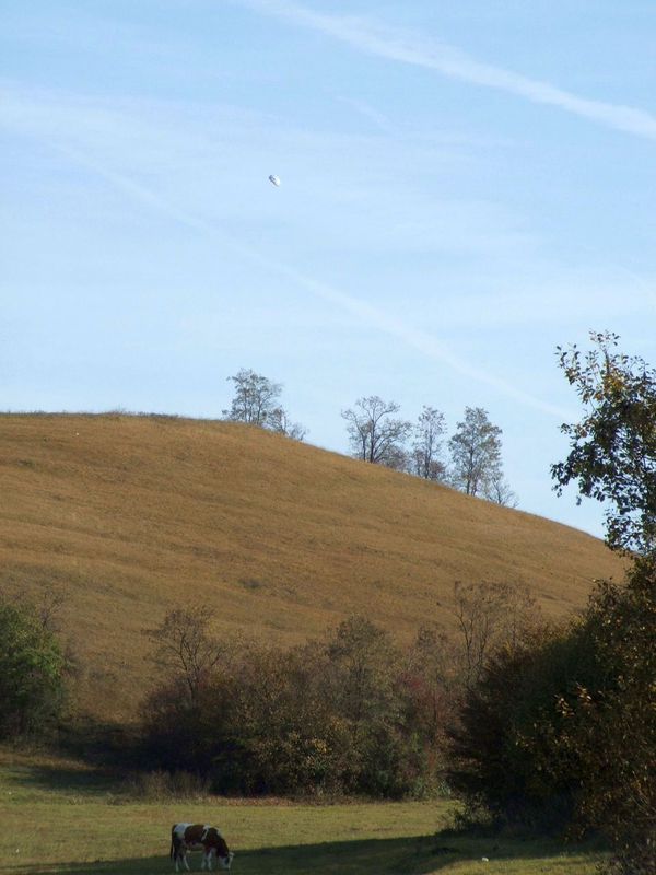 A feltételezett Hősök dombja felett - UFO?