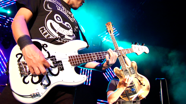 This one speaks loud! @markhoppus and @tomdelonge @blink182

