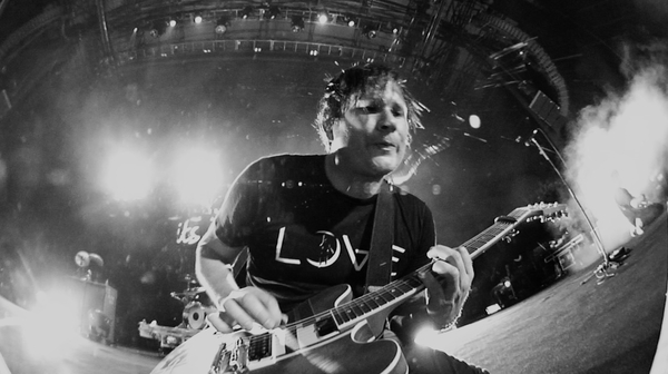 @tomdelonge spitting into my lens #Blinkumentary @blink182