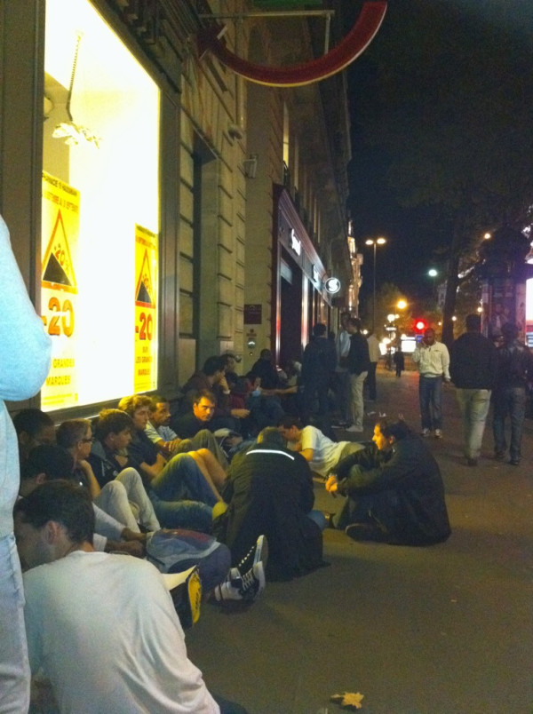 #TouchPad #HP #Surcouf #Haussmann une centaine de personnes. C'est plus la peine de venir. :) 