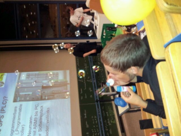 Beim #ccc #ulm: Chaosseminar "Sicherheit von Produktionsmaschinen" mit spontaner CCC-Geburtstagsfeier