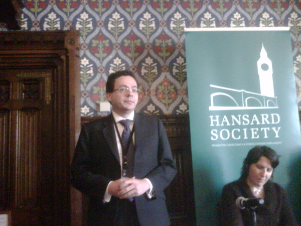 @markpack speaking at Hansard Society event on online campaigning. Next up: @isaby and @derekdraper