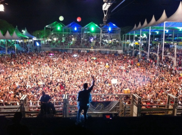 Lotadassa a arena do show em Novo Horizonte SP! valeu dmais galera! 
