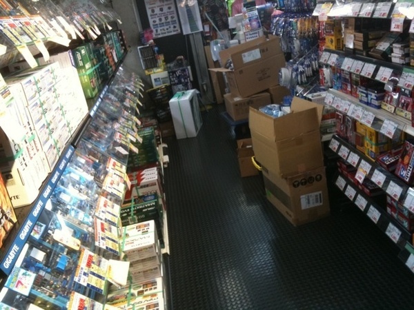 TSUKUMO ex. 4Fは改装しながら営業中。AMDコーナーが5Fから降りてきて、以前の状態に戻った感じ。