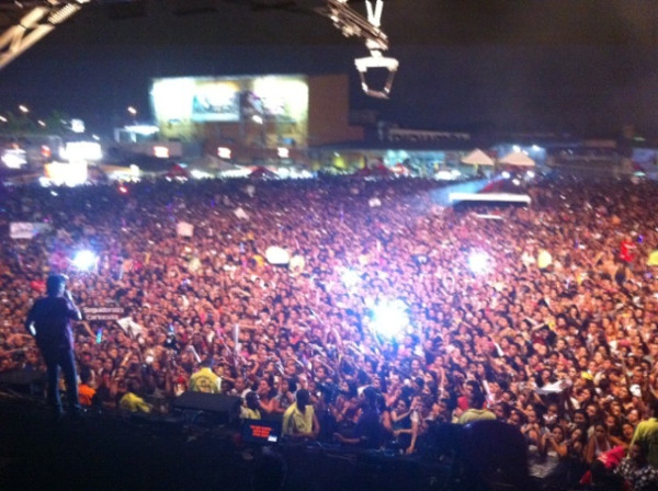 Pela segunda vez o chao do Rio Sampa em Nova Iguaçu RJ tremeeu! Recorde de publico mais uma vez.. Valeu dmais galera!