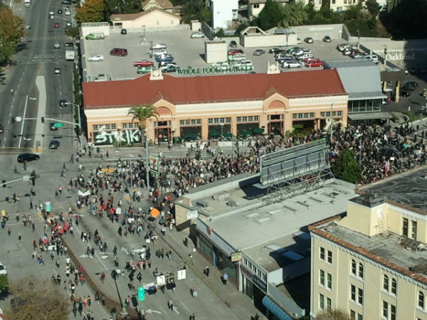 Whole Foods in Oakland has been vandalized by #occupyoakland