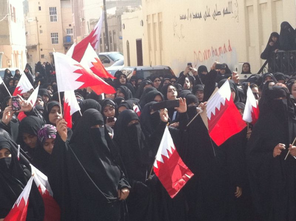 حرائر البحرين يشاركن في توديع وتشييع الشهيد الحاج علي الديهي  #bahrain