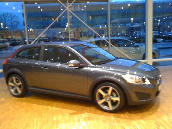 De nieuwe c30. Mooie facelift, goede kleur ook.