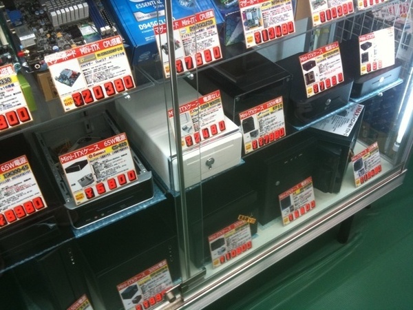テクノハウス東映で
AOpenのMini-ITXケースが2480円。電源別売り。