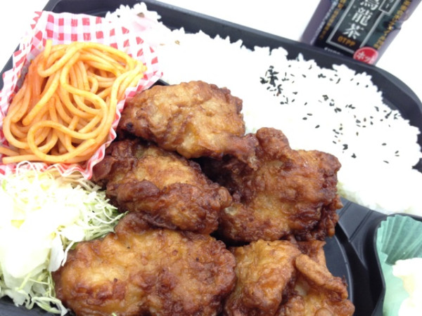 I got fried chickens for lunch. とりから〜（・∀・）