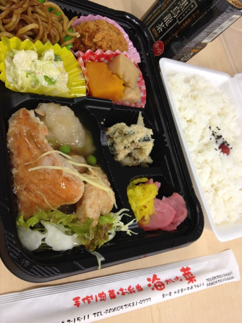 総菜屋の弁当うまい（・∀・）