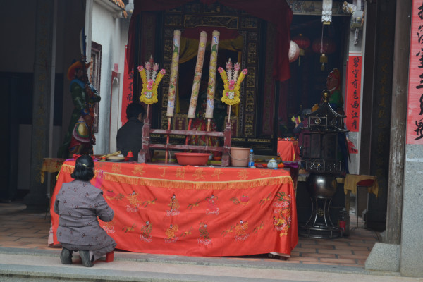 Sorry, re-uploading temple in #wukan photo. Many went to burn incense today 
