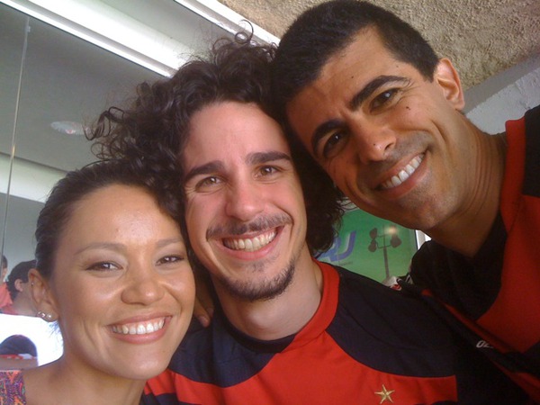 Eu @getominaga e @pedroneschling no clima do jogo!!