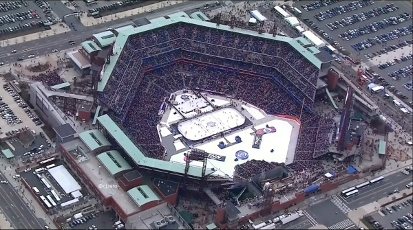  #NHLwinterclassic #Rangers #Flyers - Overhead view of Citizen's Bank with rink somewhere over 2nd base