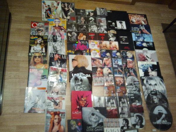 Toda la coleccion de Gaga desplegada: