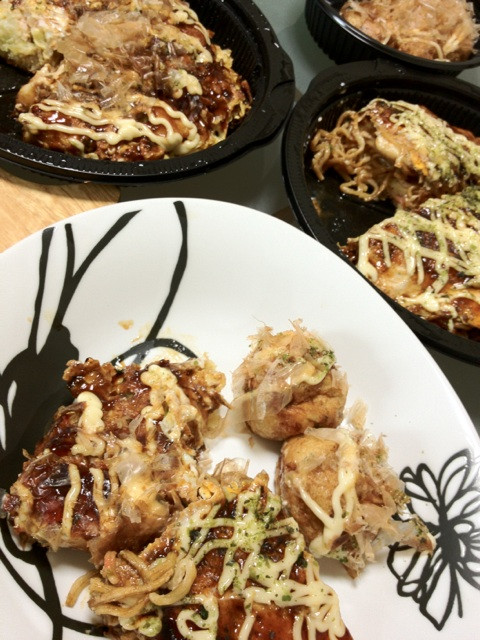 お好み焼き(イカ)とモダン焼きとタコ焼き（・∀・）