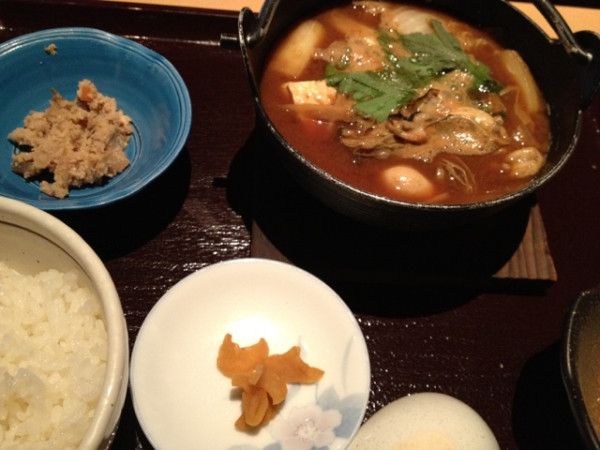 牡蠣の味噌なべ〜