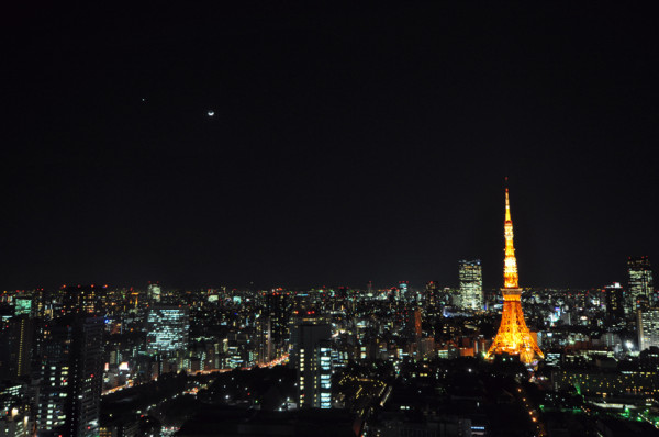 東京タワーと月と金星と