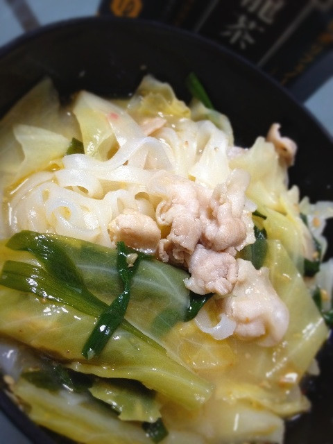 白味噌の辛い鍋がうまい