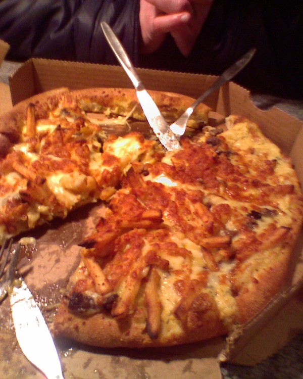 bukolla - pizza med bernaise og fronskum, gott stuff :-)