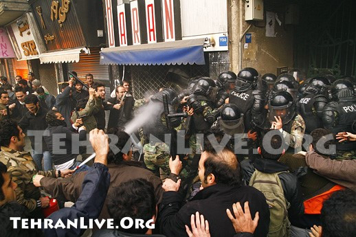 War In Tehran Streets #Tehran #Iran #Iranelection #Ashura TehranLive Dec. 27, 2009 photos  عکس عاشورا 