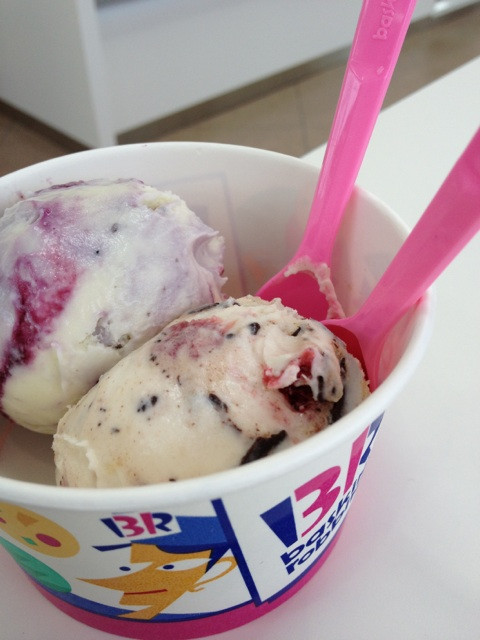 31 icecream ブルーベリーパンナコッタとチーズケーキなんとか。