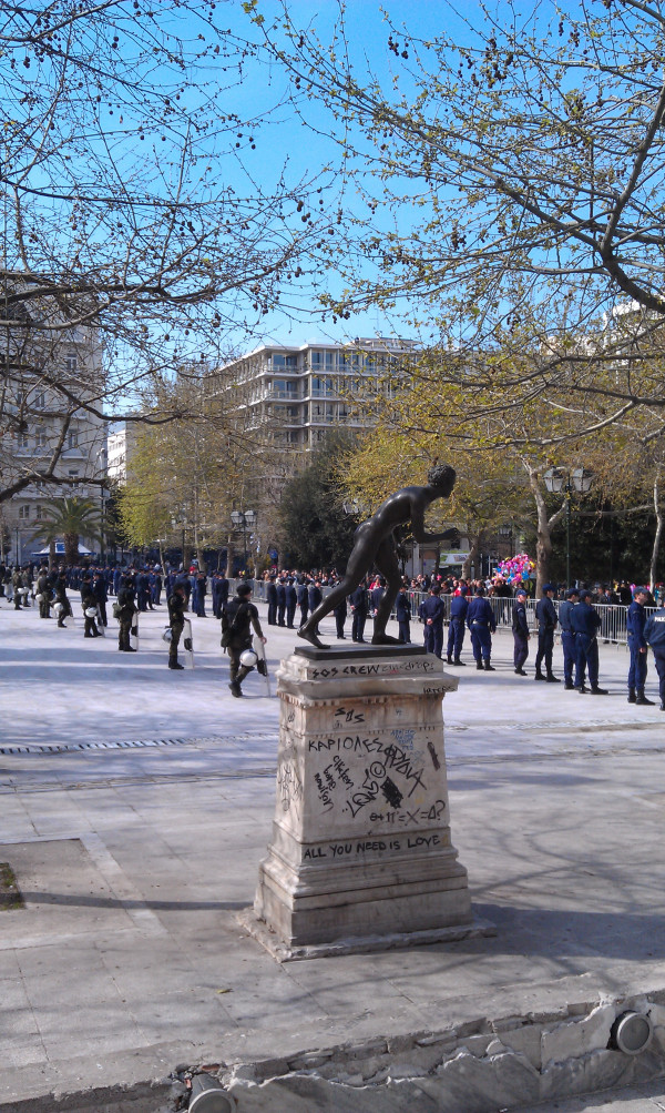 Security in syntagma this morning for the military parade #25mgr #Greece