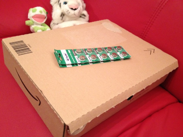 CLN LR44/AG13 1.5V ALKALINE BATTERY 10pcs ボタン電池20個だけなのにこんなデカイ箱で送ってくるなんてAmazonさん。。。