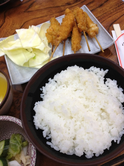 菊井カツは馬肉。