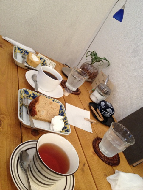 黒糖シフォンケーキとロールケーキ ( ´▽｀)