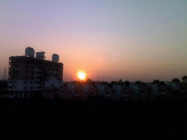 Height of boredom - click a cliche sunset and twitpick.