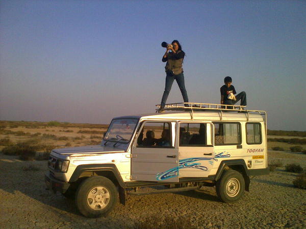 @swatisani and @yuhuh shooting away N23.60153 E069.35680