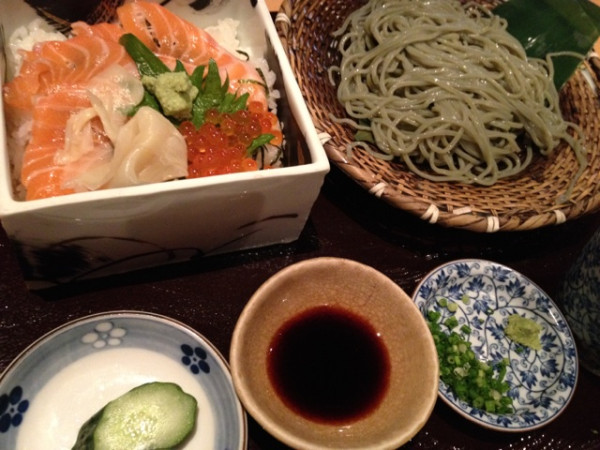 鮭とイクラの親子丼（・∀・）
