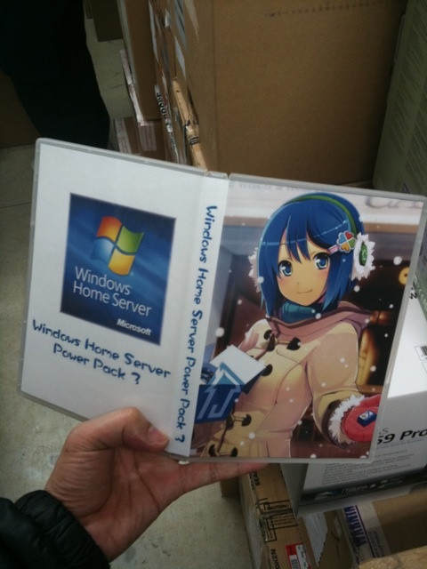 T-ZONEがWindows Home Server DSP版の購入者に窓辺ななみイラスト入りDVDパッケージをプレゼント予定。2月1日から。