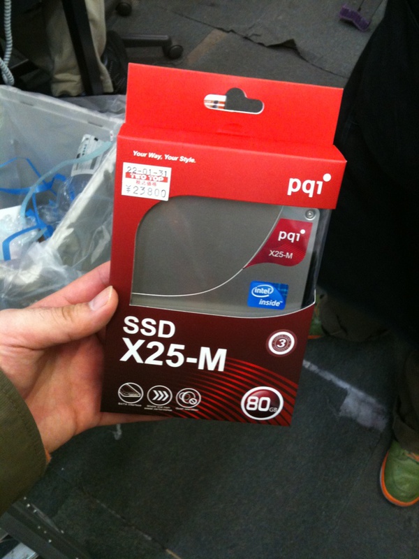 PQIのSSDに、Intelのラベルがつくようになってました。仕様的には「同じ」(ショップ)とのこと。ツートップにて。