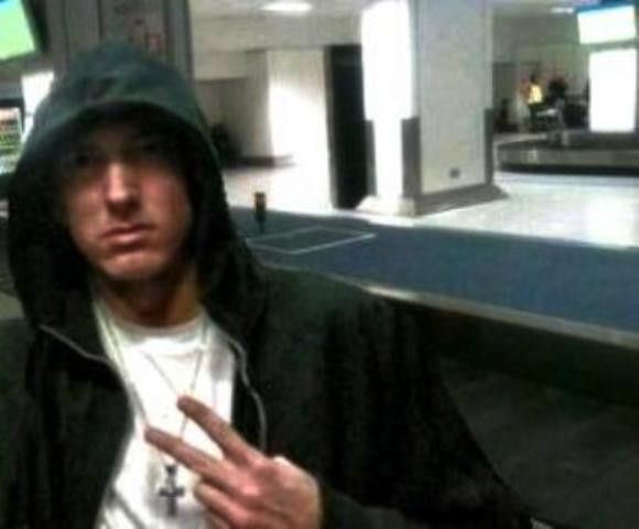 Looks whose come to greet me at the closed off terminal, @Eminem.