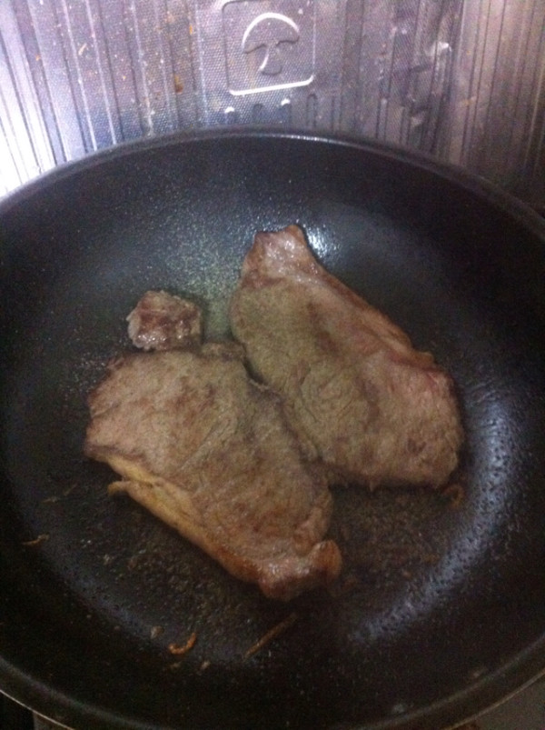 本日は牛ステーキなりよーヾ(*´∀｀*)ﾉ゛
