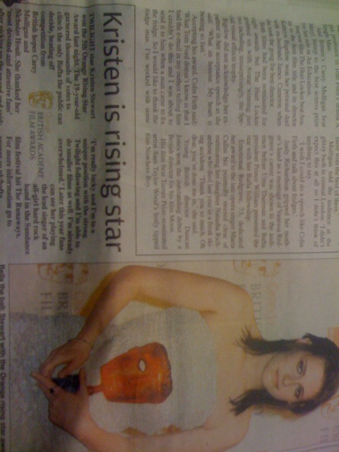 @thetrainwreck @kstewsbutt  omg u should have picked up Metro when i told u lol