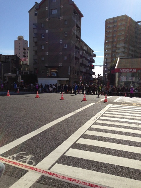 近所が大阪マラソン真っ最中っすわ