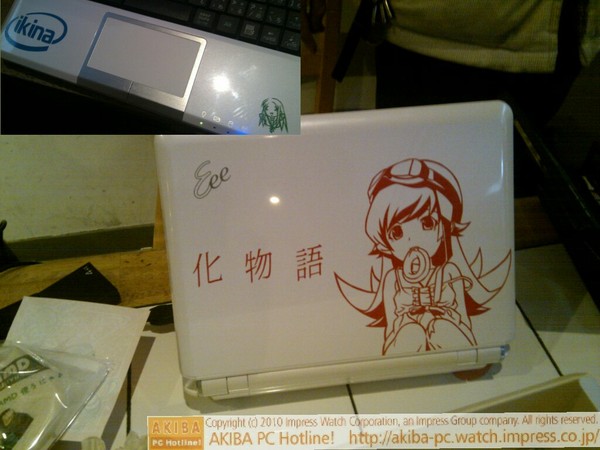 リナックスカフェに化物語のキャラをカッティングシートで切り出したシールを天板に貼ったEeePC( @tochininami 制作・所有)。