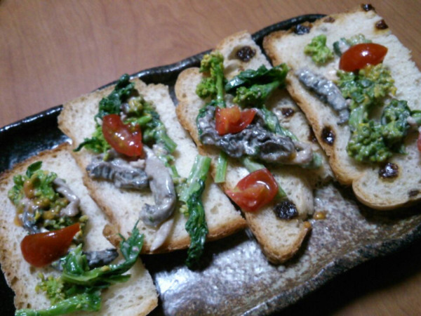 味が濃いのでオープンサンドにもした。春すなー