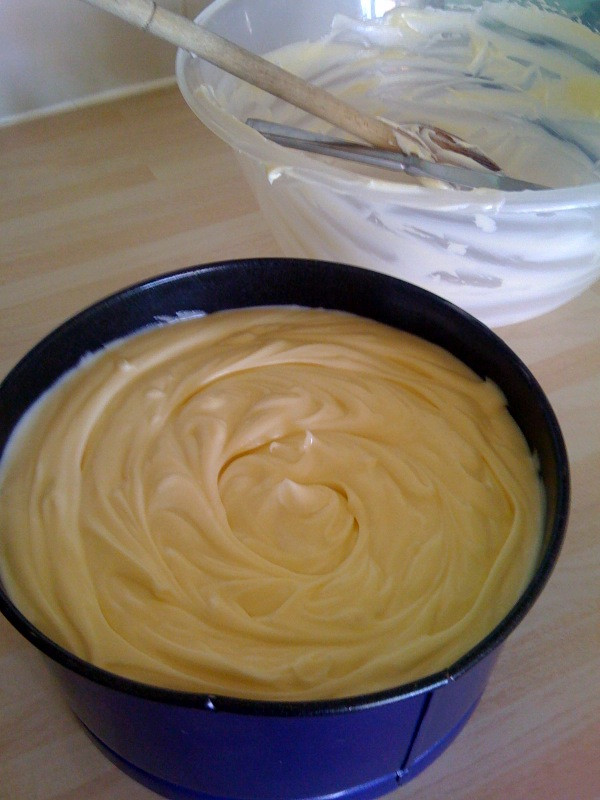 The finished cheesecake, will be ready to eat for supper :)