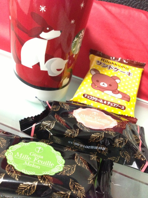 おやつー( ´ ▽ ` )ﾉ パティスリー銀座千疋屋 銀座ミルフィーユ ストロベリー メロン。リラックマ サンドケーキ チョコクリーム＆チョコソース。