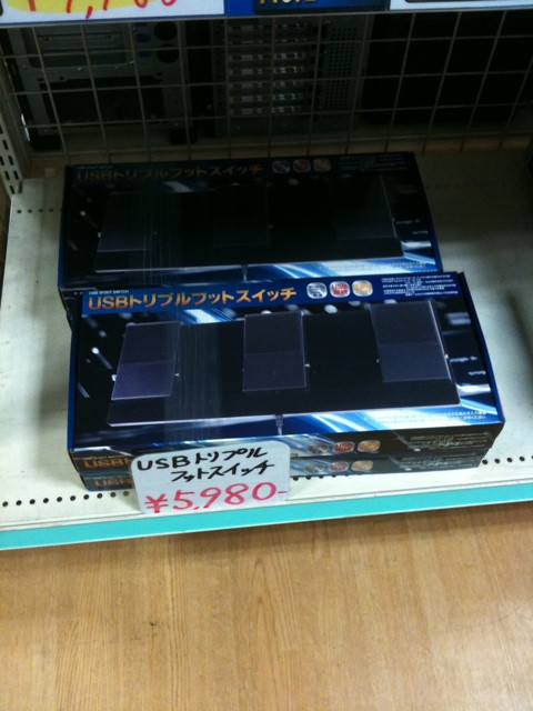 ZOA秋葉原本店にUSBトリプルフットスイッチが再入荷。